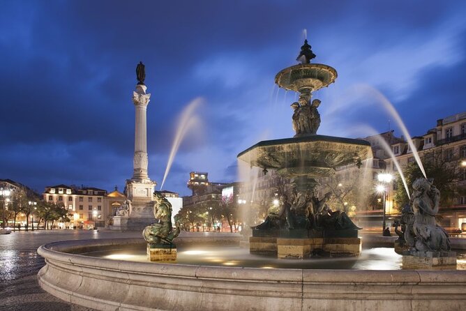 Lisbon: Authentic Fado Show, Dinner and Night Tour - Why Alfama makes the right setting for Fado