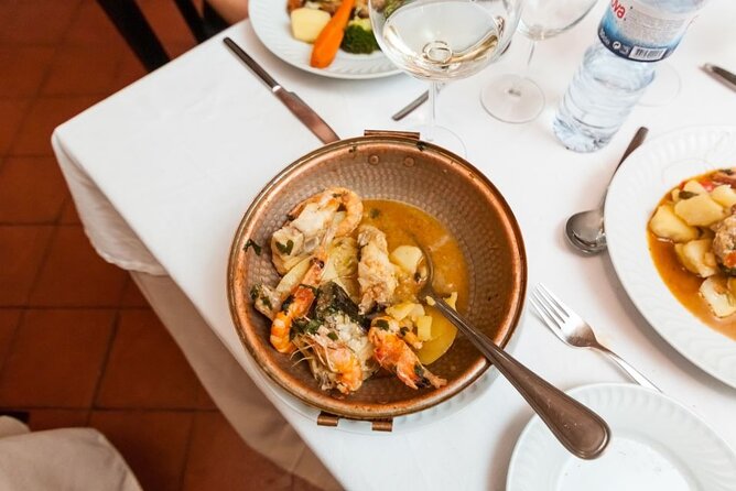 Lisbon: Authentic Fado Show, Dinner and Night Tour - The guides can make or break the value