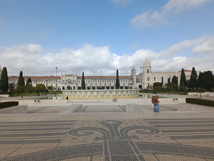 Lisbon: Belem, Jeronimos Monastery, and Coach Museum Tour - How much walking and time should you expect?