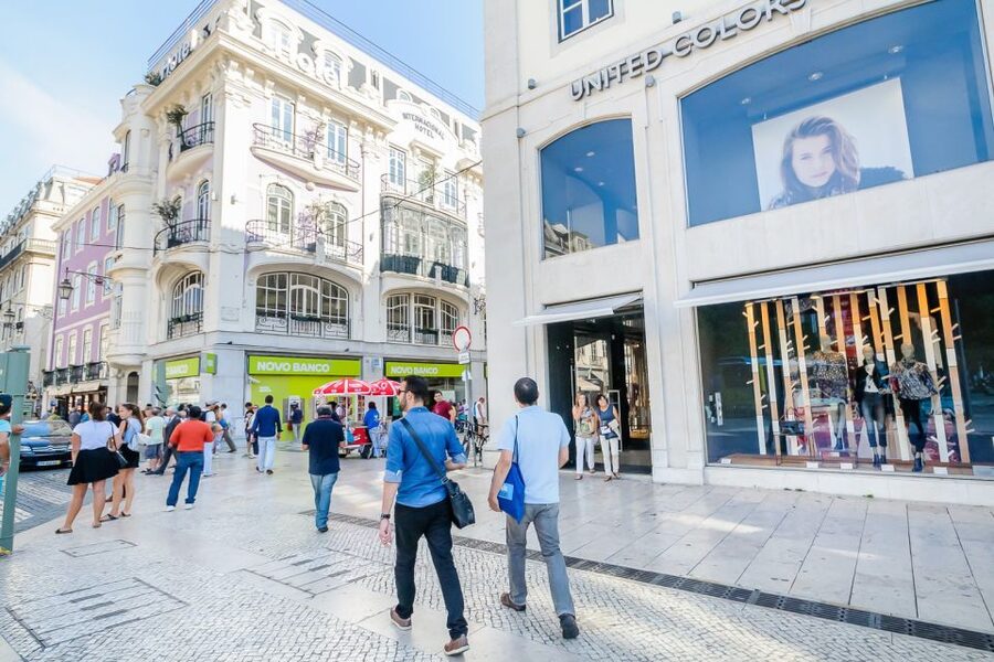 Lisbon: Best of City Private Walking Tour - Carmo Square and the Carnation Revolution