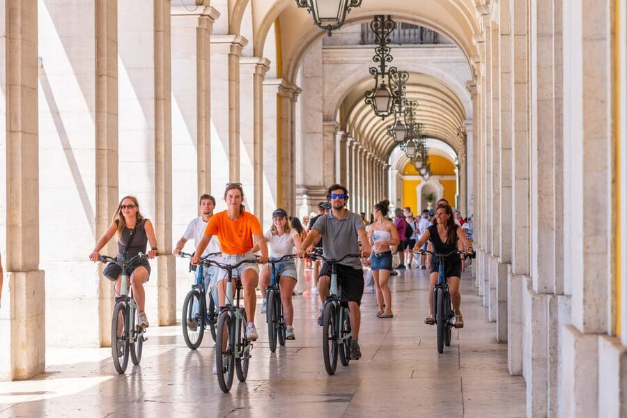 Lisbon Bike Tour: Langs de rivier van Belém naar Lissabon - Belém Tower and the Monument to the Discoveries