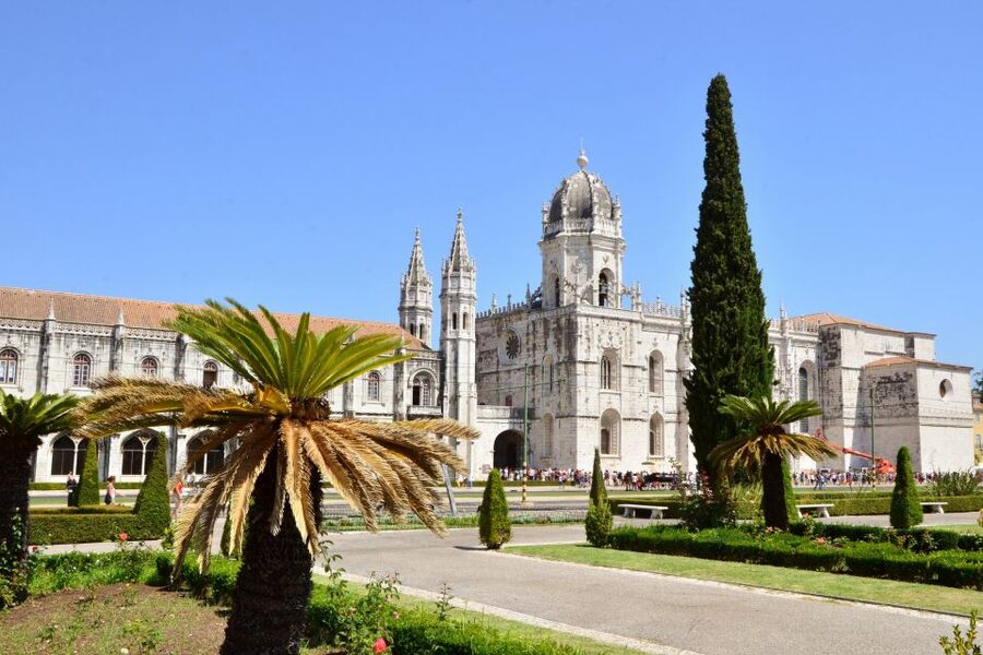 Lisbon: Boat Tour Ticket and Hop-on Hop-off 48-Hour Bus. - How to make the 48 hours work for you