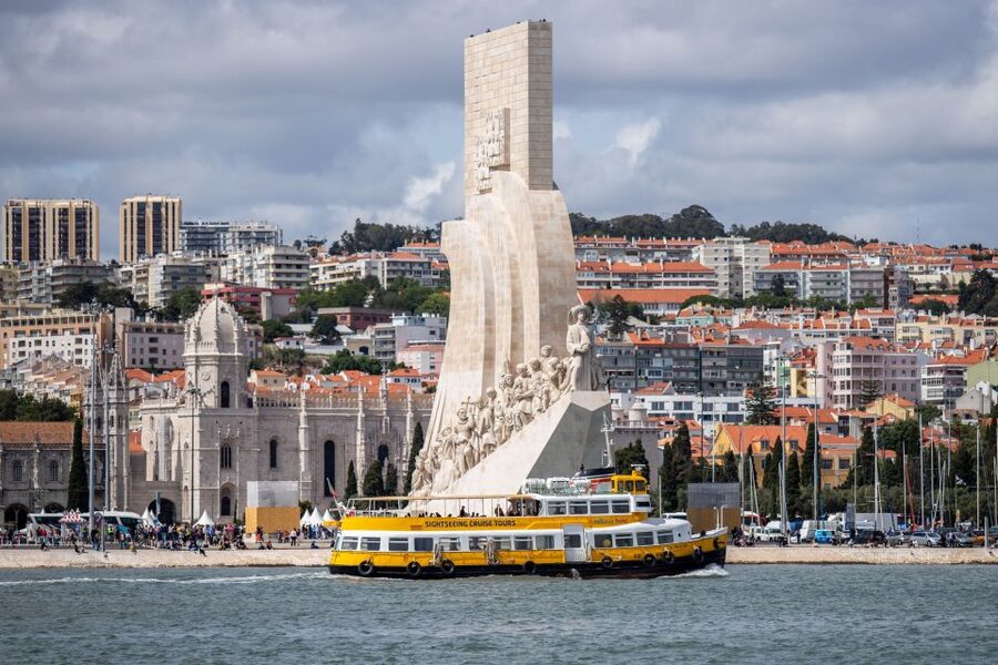Lisbon: Boat Tour Ticket and Hop-on Hop-off 48-Hour Bus. - Who should book this Lisbon experience?