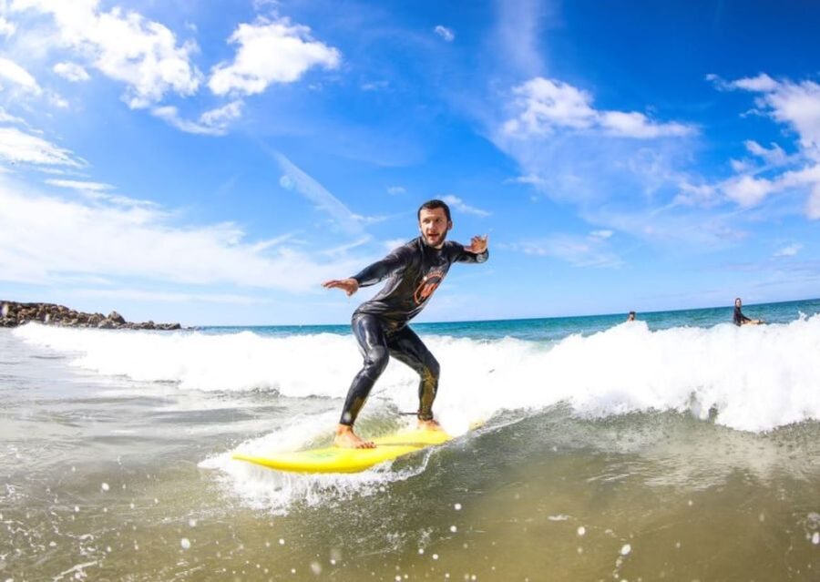 Lisbon: Capafórnia Surf Experience - How to fit the lesson into a Lisbon visit