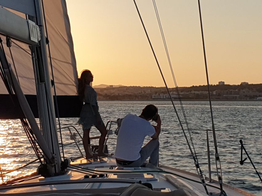 Lisbon: Champagne Sailing Tours - Drinks, snacks, and the practical value
