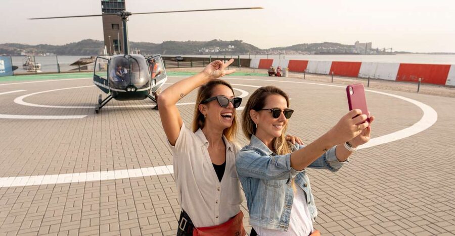 Lisbon: City and Coastline Sightseeing Helicopter Flight - A 10-minute route with a lot to see