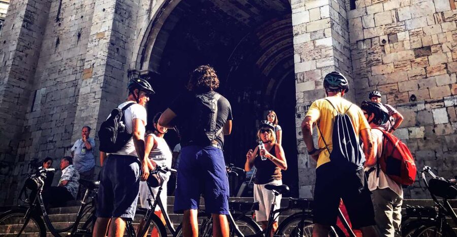 Lisbon: City Highlights and Viewpoints E-Bike Tour - Intendente and Senhora do Monte: the first great climb