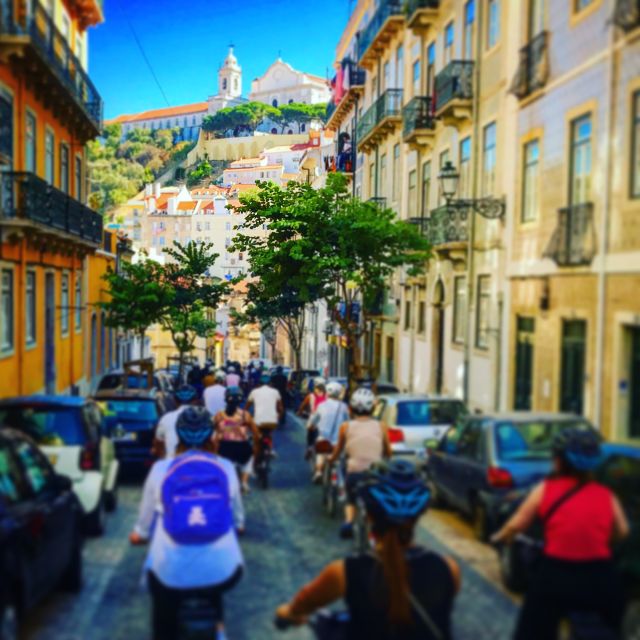 Lisbon: City Highlights and Viewpoints E-Bike Tour - Alfama and the Moorish Quarter: Lisbon’s oldest-feeling streets