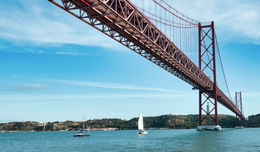 Lisbon: City Skyline Sailboat Cruise with Drink and Snacks - Getting to Doca de Santo Amaro