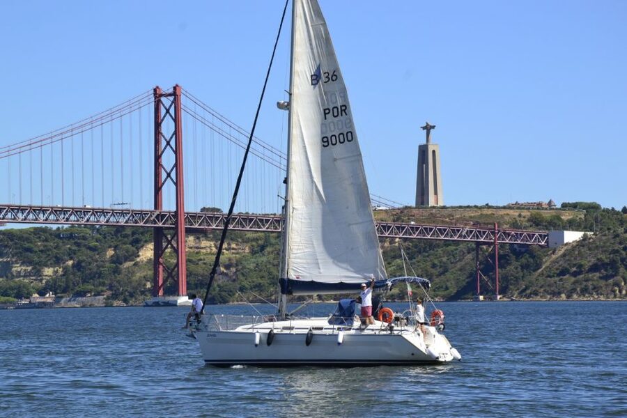 Lisbon: Day and Sunset Tour on the Tagus River - MAAT and the Museum of Electricity