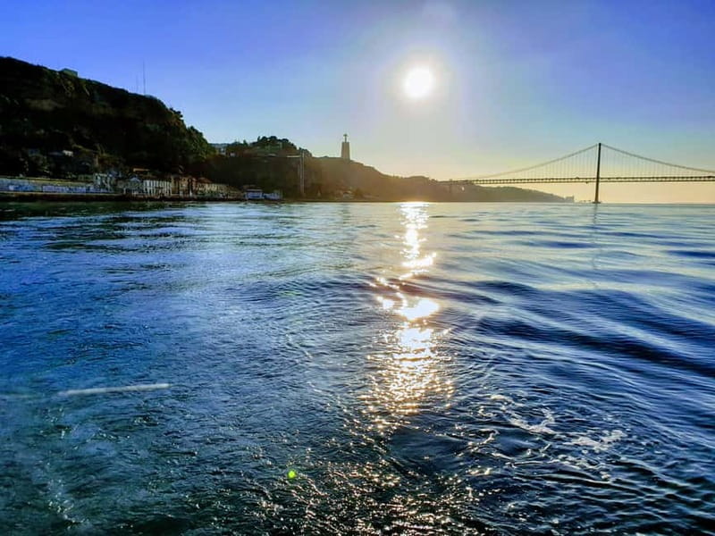 Lisbon: Daytime or Sunset Boat Cruise with History and Wine - Starting in Belém beside the Monument to the Discoveries