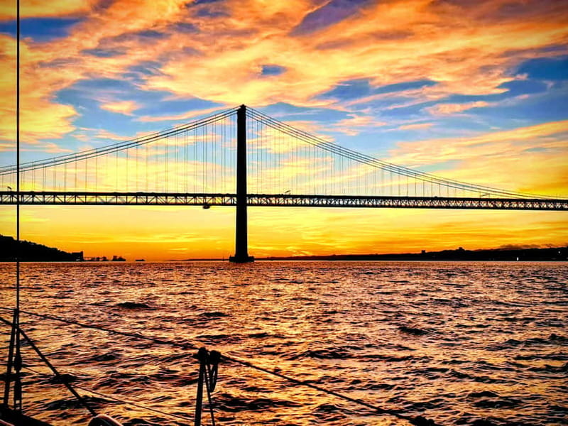 Lisbon: Daytime or Sunset Boat Cruise with History and Wine - Ponto Final and the approach to Lisbon’s old quarters