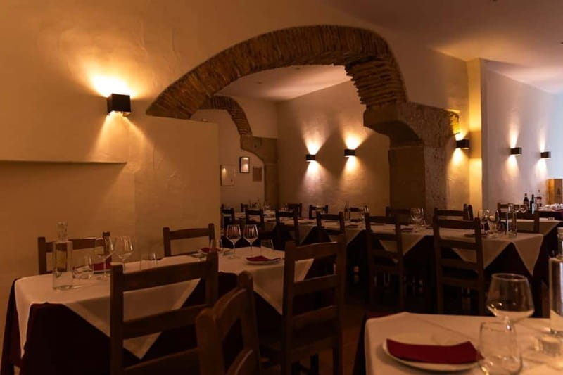 Lisbon: Dinner with Fado Show with the Rising Stars of Fado - Service and Special Occasions
