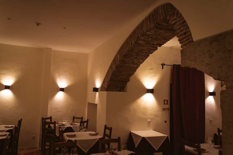 Lisbon: Dinner with Fado Show with the Rising Stars of Fado - The Portuguese Dinner, Course by Course