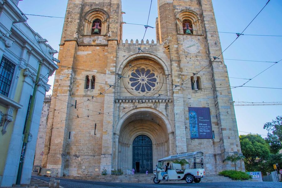 Lisbon: Early Morning TukTuk Tour - hotel/cruise ship pickup - Key points to know before booking