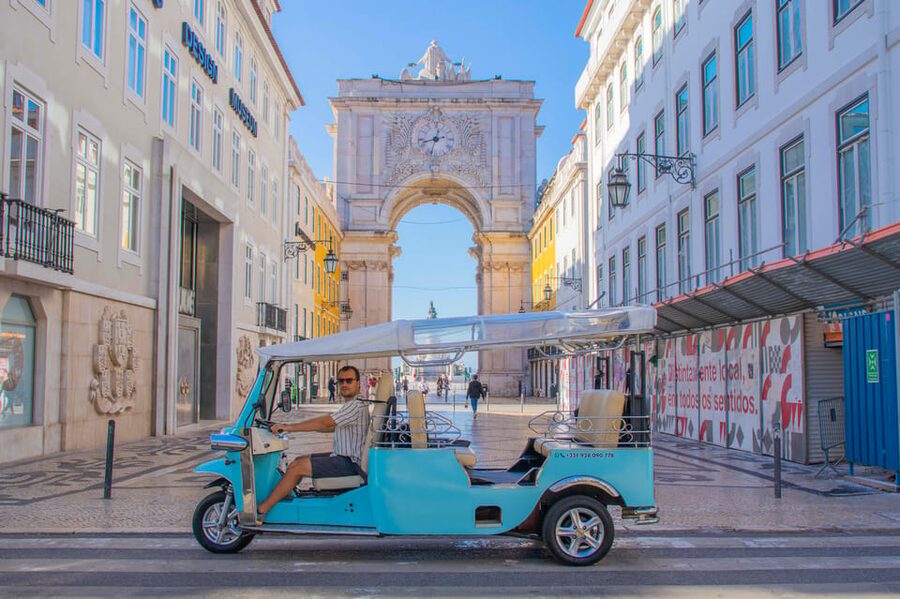 Lisbon: Early Morning TukTuk Tour - hotel/cruise ship pickup - Why an early tuk-tuk ride works so well in Lisbon