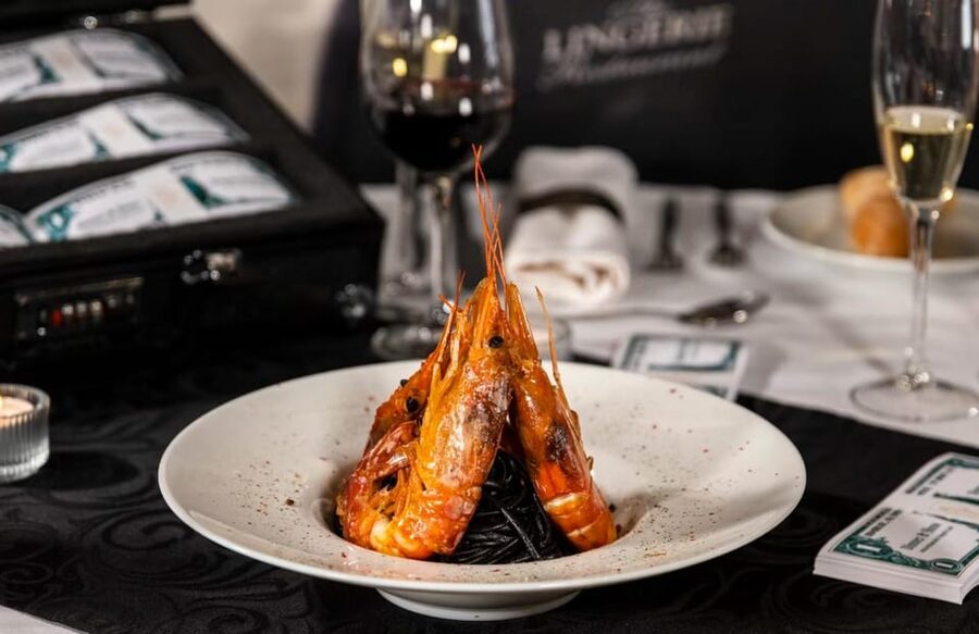 Lisbon: Erotic Cabaret Show and Dinner - A Different Kind of Lisbon Night Out