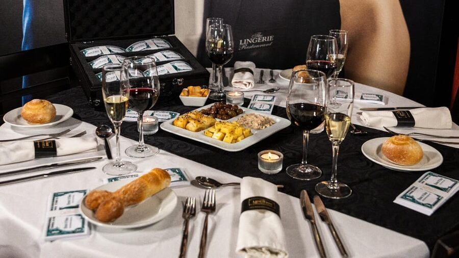 Lisbon: Erotic Cabaret Show and Dinner - Main Courses Bring the Portuguese Focus Forward