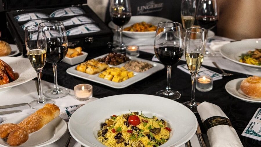 Lisbon: Erotic Cabaret Show and Dinner - Dessert and the Final Toast