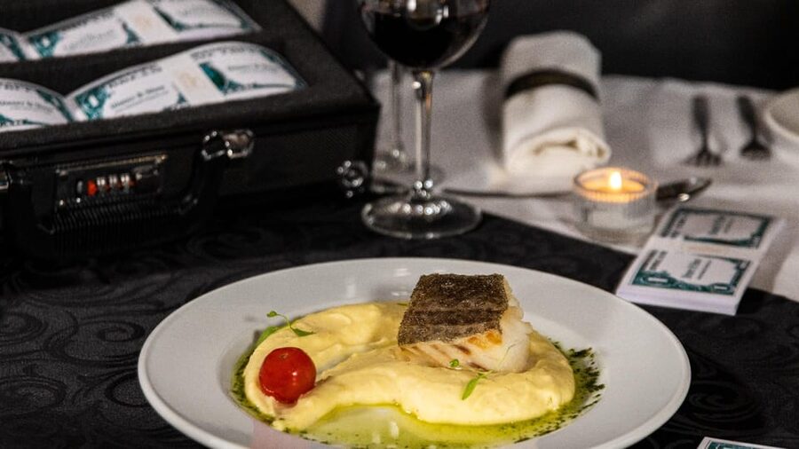 Lisbon: Erotic Cabaret Show and Dinner - Booking Tips for a Smoother Evening