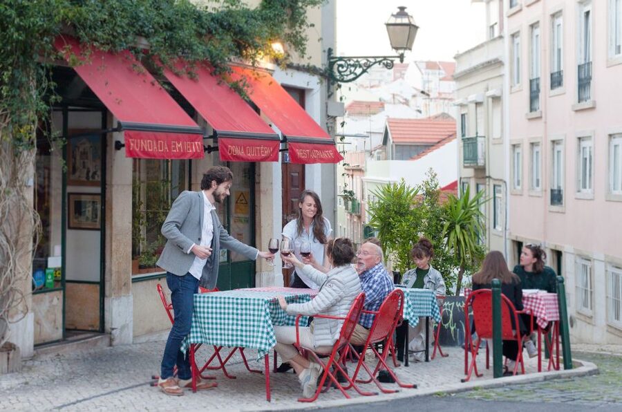 Lisbon: Evening Local Food Crawl with Drink Pairings - Who should book this Lisbon food walk?