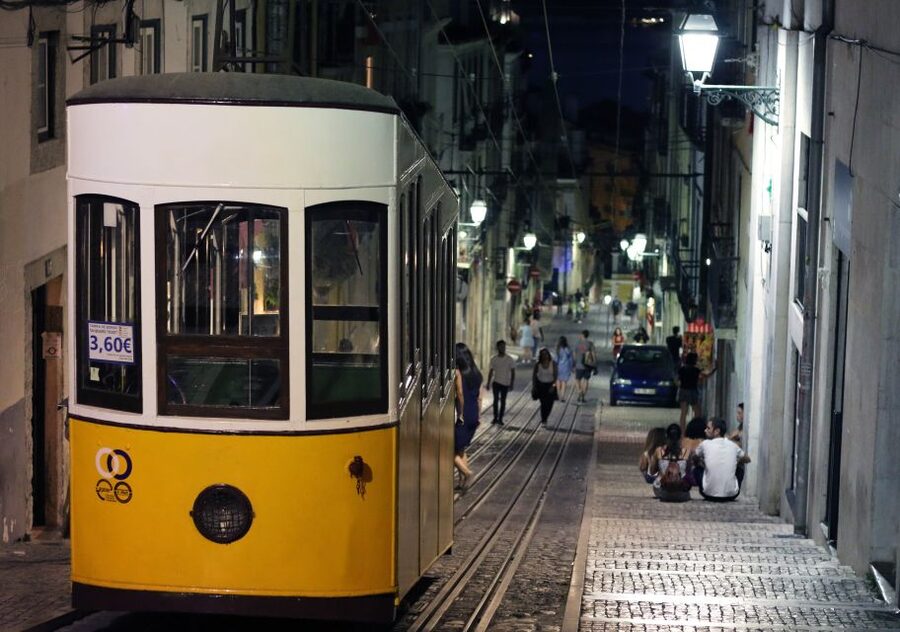Lisbon: Fado Vadio Tour with Portuguese Tapas - Meeting the guide at Café A Brasileira