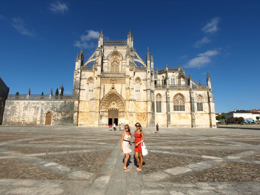 Lisbon: Fatima, Batalha, Nazare and Obidos Tour Hotel Pickup - Nazaré from the high village of Sítio