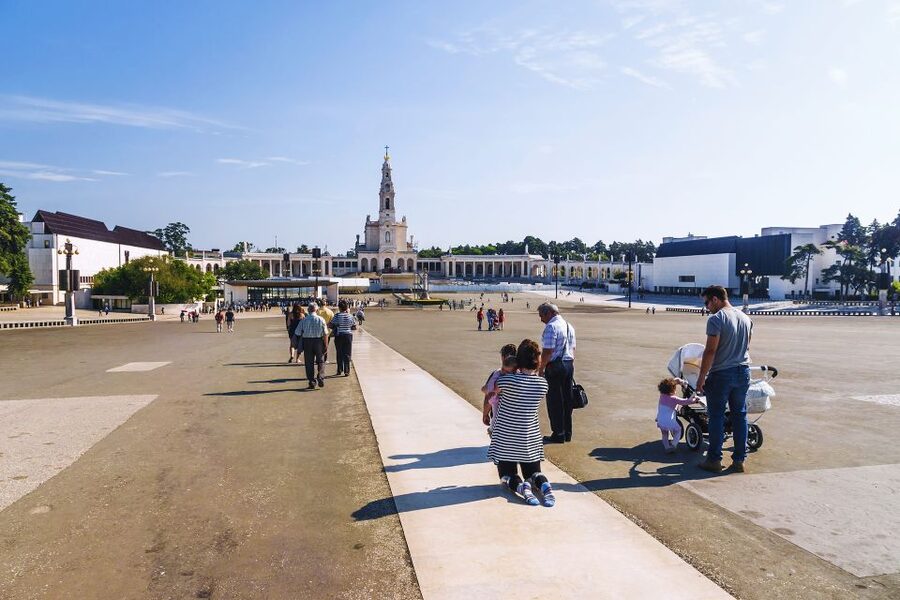 Lisbon: Fatima, Batalha, Nazare and Obidos Tour Hotel Pickup - What the $77 price really buys you