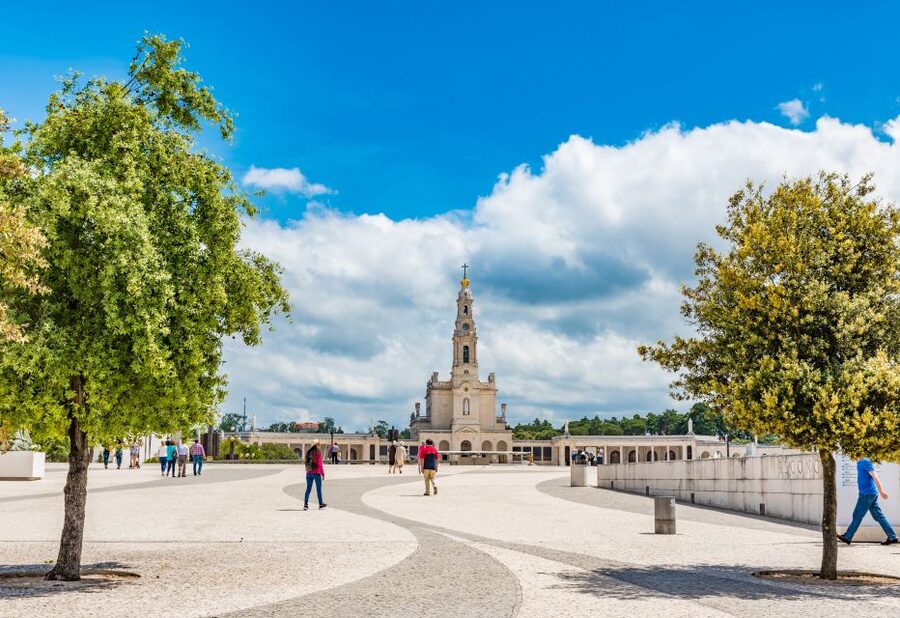 Lisbon: Fatima, Batalha, Nazare and Obidos Tour Hotel Pickup - Fatima: plan your priorities before arrival