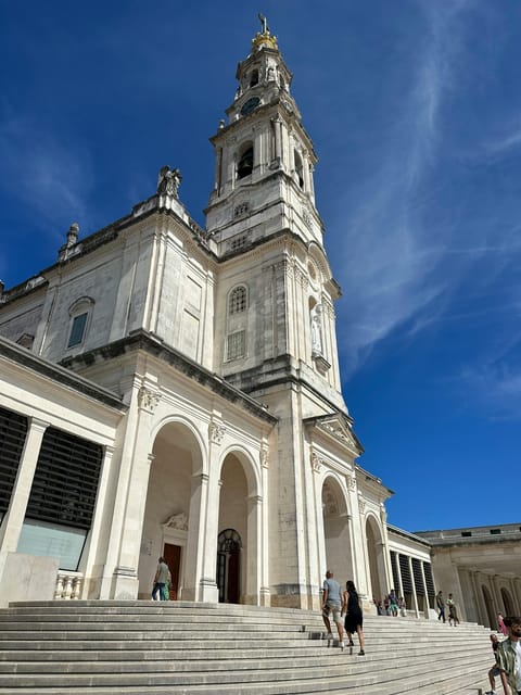 Lisbon: Fátima & Holy Eucaristy Miracle Relic, Spiritual Day - The ride from Lisbon and how the day feels