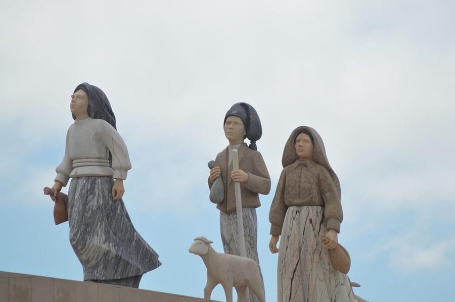 Lisbon: Fátima & Holy Eucaristy Miracle Relic, Spiritual Day - The Chapel of the Apparitions