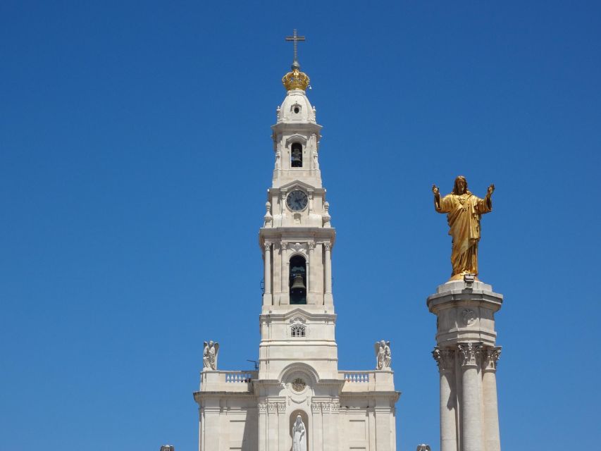Lisbon: Fátima & The Shepherd Children Home Self-Guided Tour - Following the pilgrims to the Fátima Sanctuary