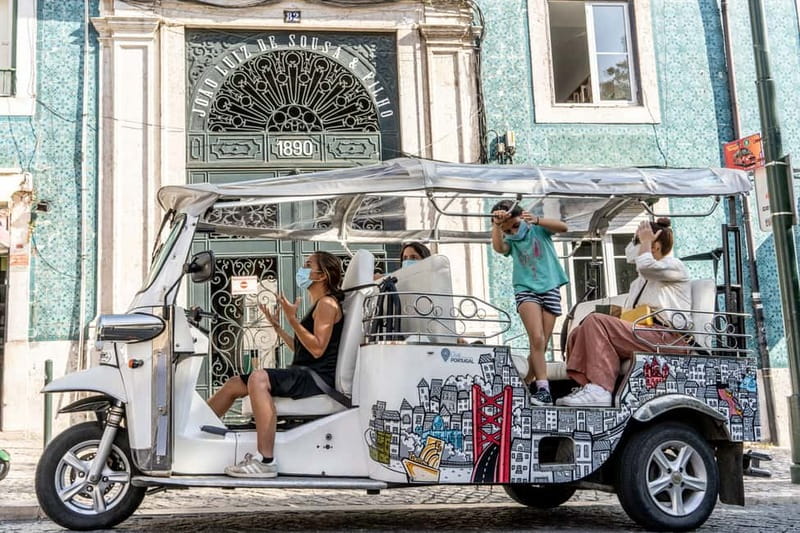 Lisbon: Food Tasting Tour by Tuk Tuk with 2 Stops - Baixa: an easy start in the city center