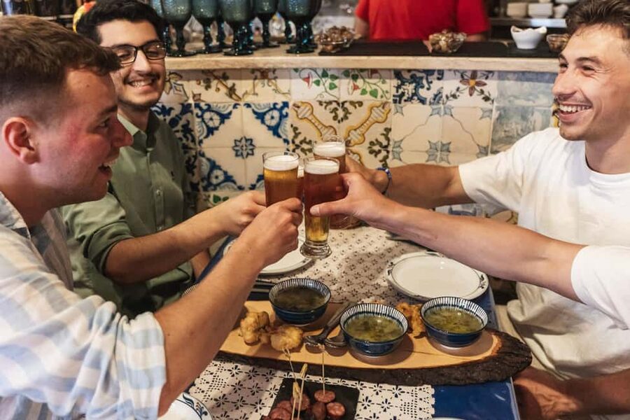 Lisbon: Food Tour with Local Tastings and Drinks - What the guides add