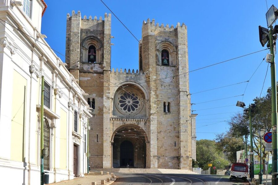 Lisbon: Full-Day Private Walking Sightseeing Tour - Key points at a glance