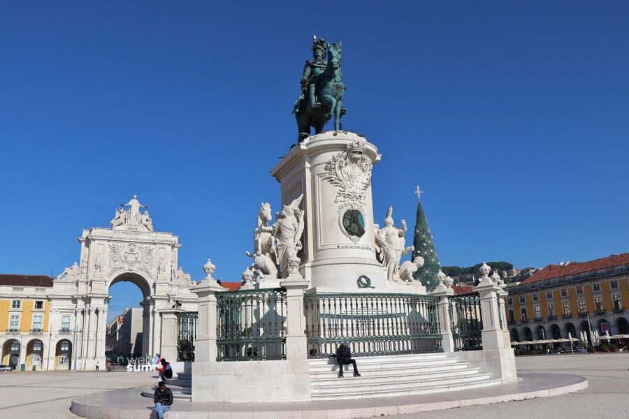Lisbon: Full-Day Private Walking Sightseeing Tour - A four-hour introduction to old Lisbon
