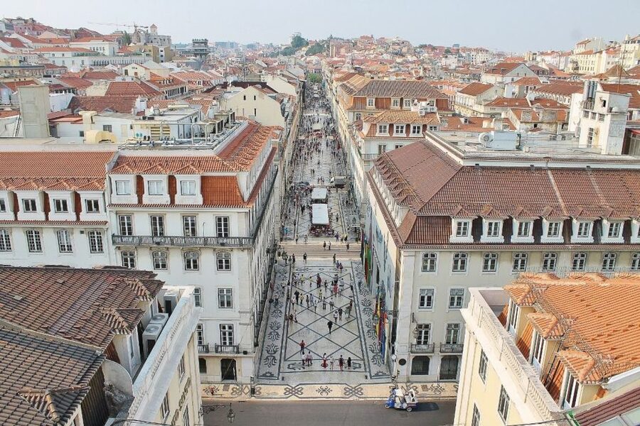 Lisbon: Full-Day Private Walking Sightseeing Tour - São Jorge Castle and the ticket-line advantage