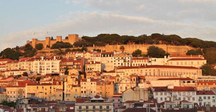 Lisbon: Full-Day Private Walking Sightseeing Tour - Pastries and a taste of local routine