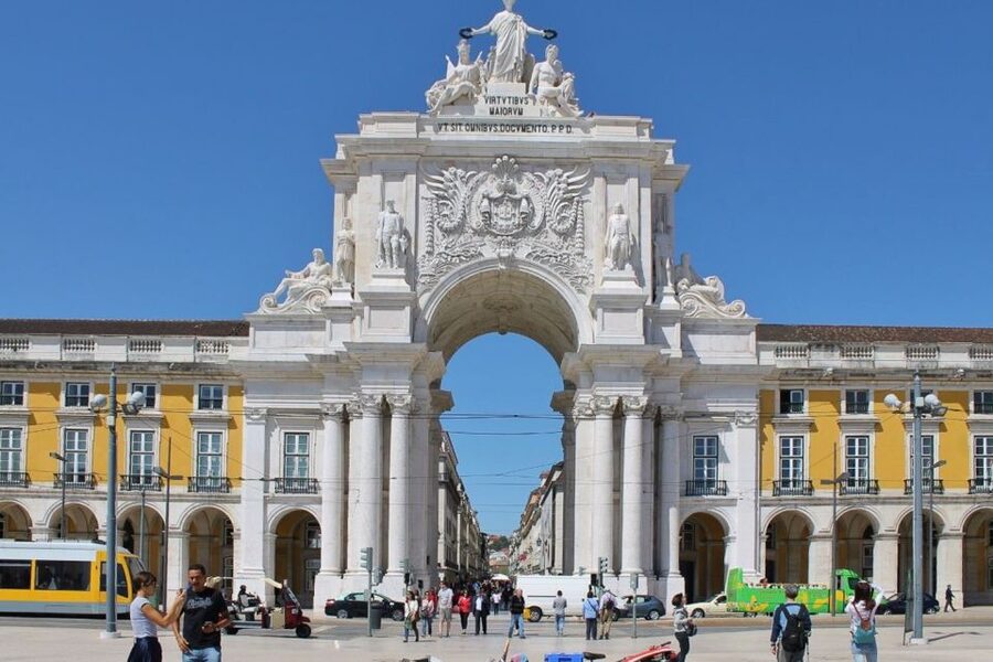 Lisbon: Full-Day Private Walking Sightseeing Tour - Heat, hills, and the pace of the walk