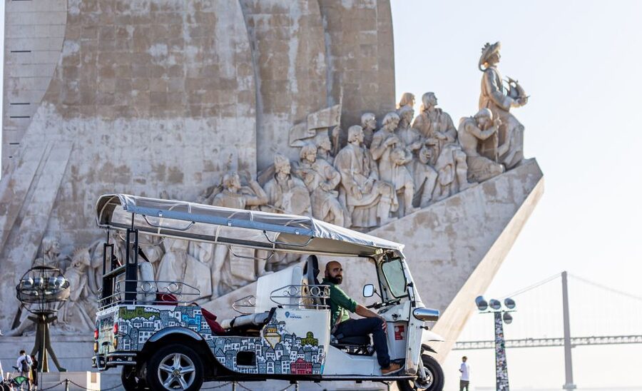 Lisbon: Half-Day Private Guided Tuk-Tuk Tour - Mouraria, São Vicente, and the old Alfama lanes