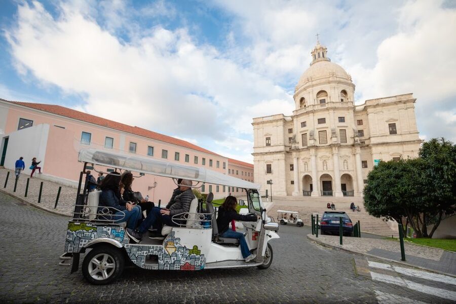 Lisbon: Half-Day Private Guided Tuk-Tuk Tour - Timing, pickup, and group comfort