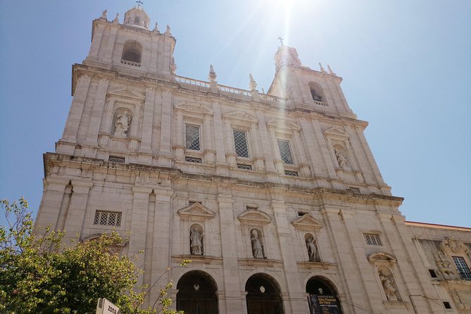 Lisbon Highlights - Private Tour with Van and Local Guide - Lisbon Cathedral and the layers of the city