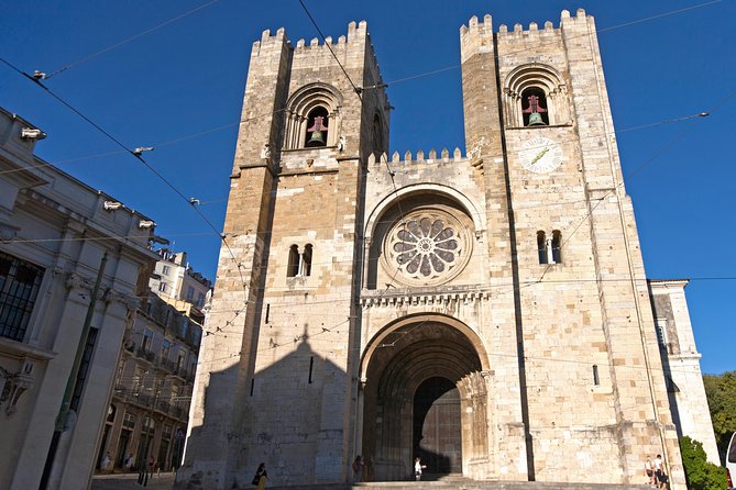 Lisbon Highlights - Private Tour with Van and Local Guide - Praça do Comércio and the planned streets of Baixa