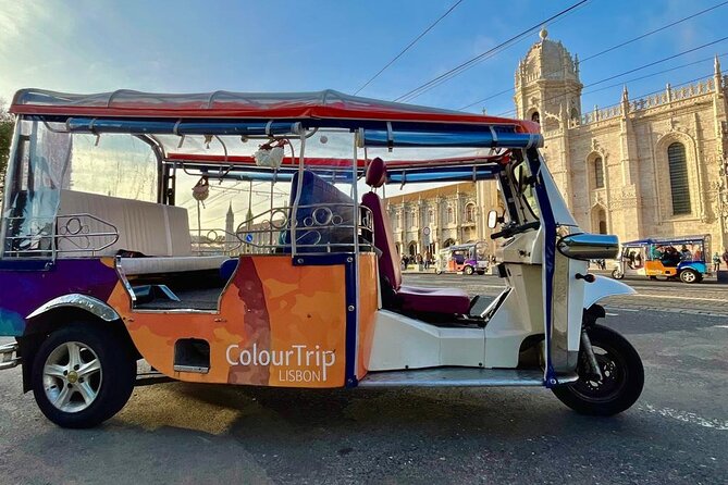 Lisbon Highlights: Private Tuk Tuk Tour Adventure Sightseeing - Largo do Carmo and the story of modern Portugal