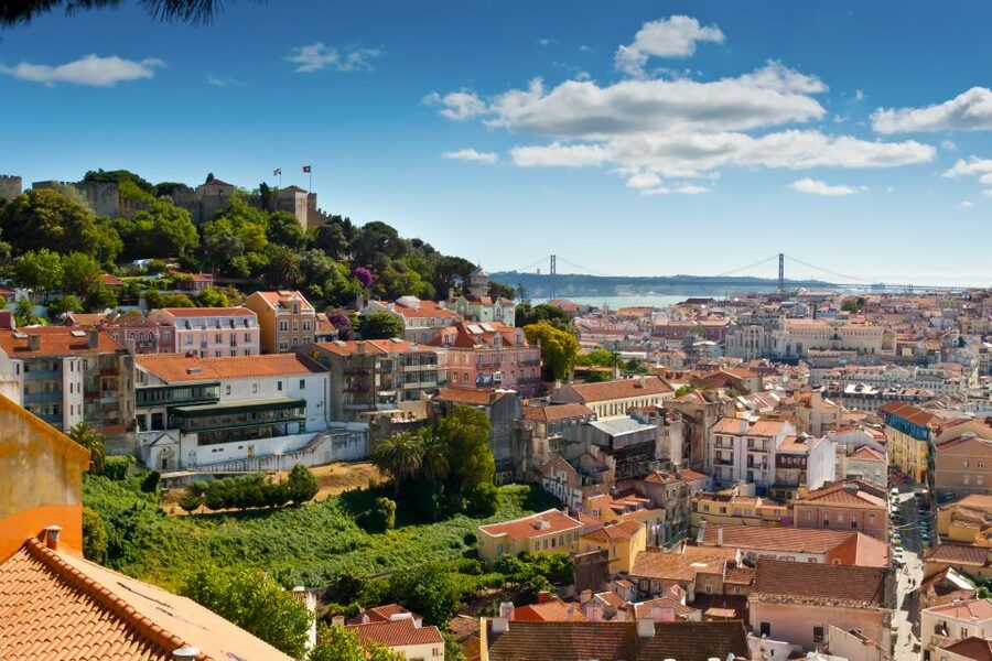 Lisbon: Hills Red Tram Tour by Tram 28 Route 24-Hour Ticket - How to get the best value from your day