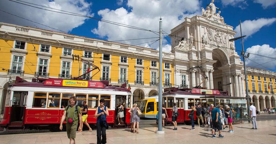 Lisbon: Hills Red Tram Tour by Tram 28 Route 24-Hour Ticket - Why this Red Tram ride works so well in Lisbon