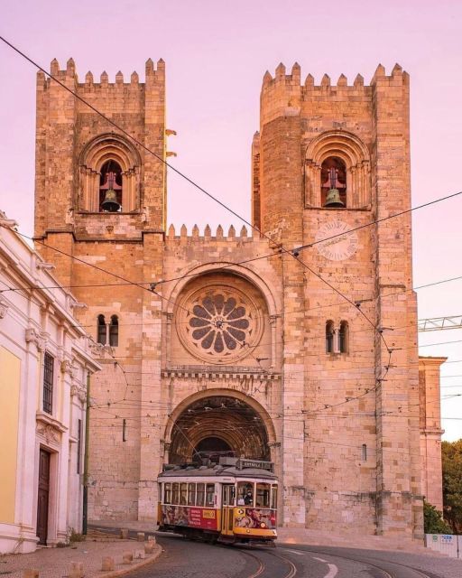 Lisbon: Historic City Tour by Tuk-Tuk - How the timing affects the experience
