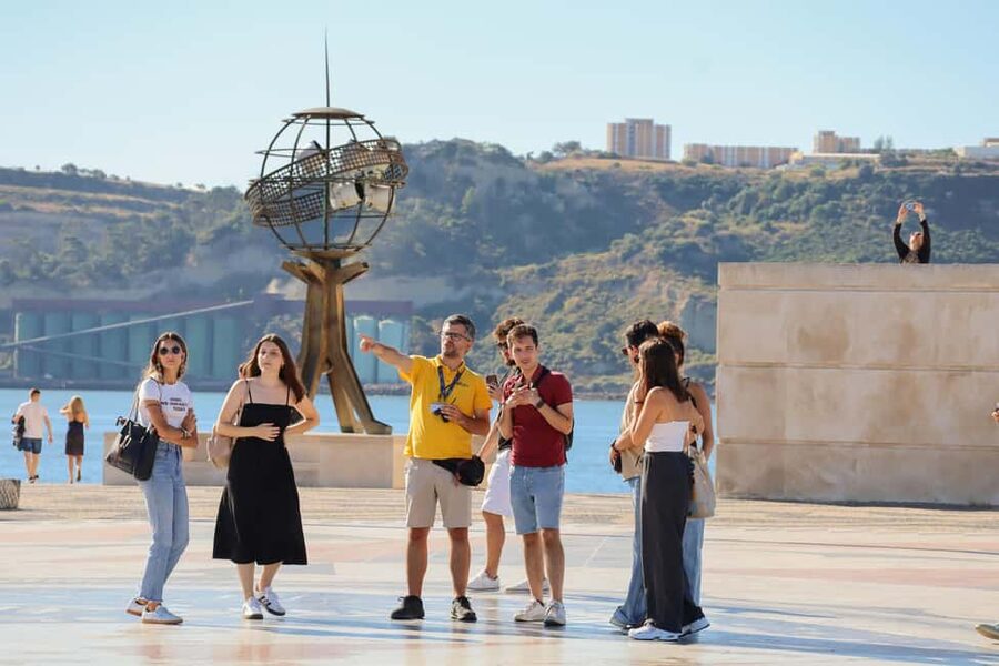 Lisbon: Historical Walking Tour with Jeronimos Monastery - Belém Tower and the final half-hour