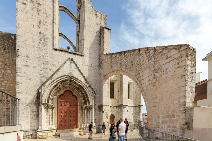 Lisbon: History, Stories and Lifestyle Walking Tour - Carmo Church and the Carnation Revolution