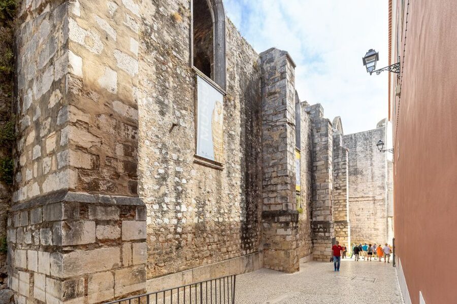 Lisbon: History, Stories and Lifestyle Walking Tour - Portas do Sol and Lisbon’s upper riverfront